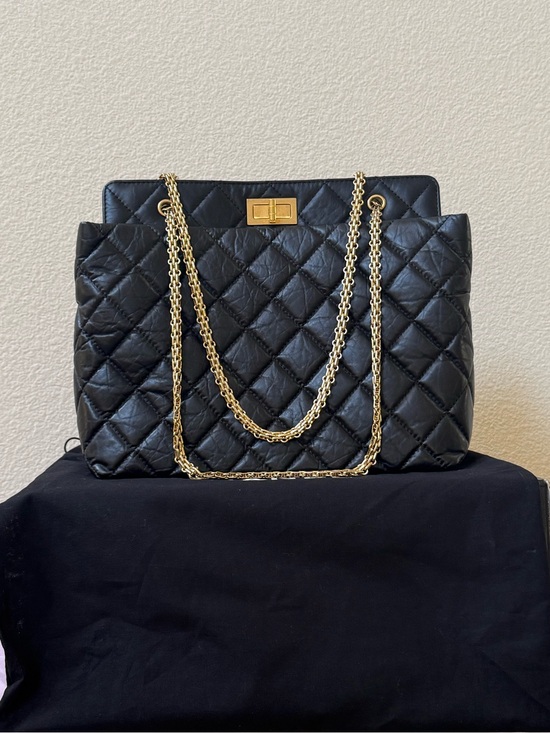 CHANEL Handbags - CHANEL Quilted Shoulder Bag in Black with Gold Hardware